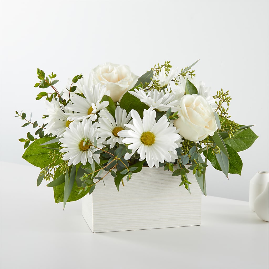 Fresh Linen Box Bouquet – Flower House Iii, Spring Hill FL
