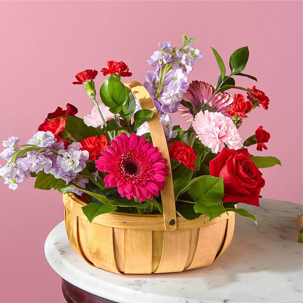 Pink Picnic Basket – Flower House Iii, Spring Hill FL