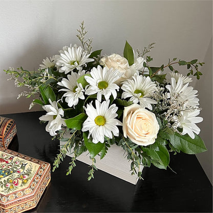 Fresh Linen Box Bouquet –  Flower House Iii, Spring Hill FL