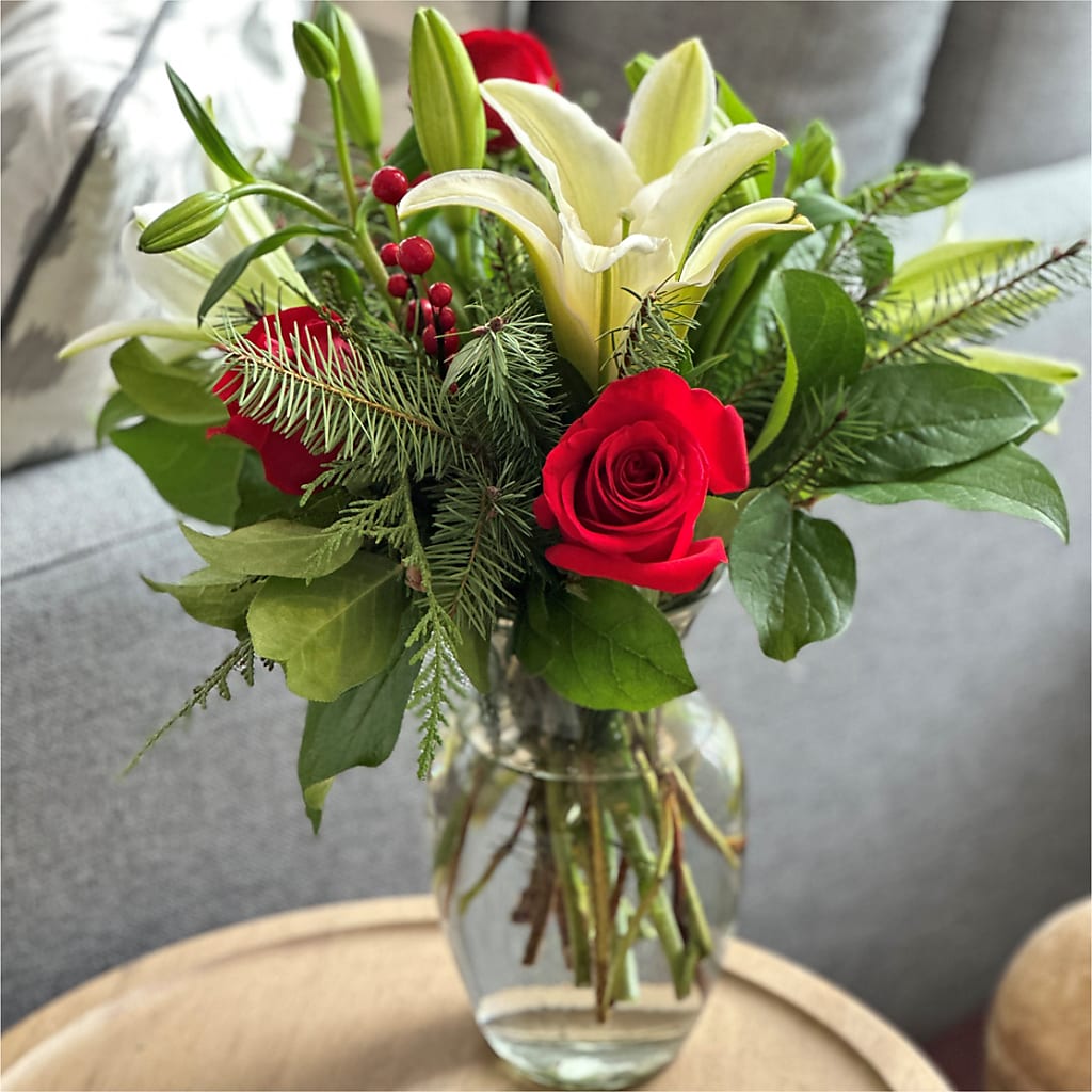 Sparkling Snowflakes Bouquet –  Flower House Iii, Spring Hill FL