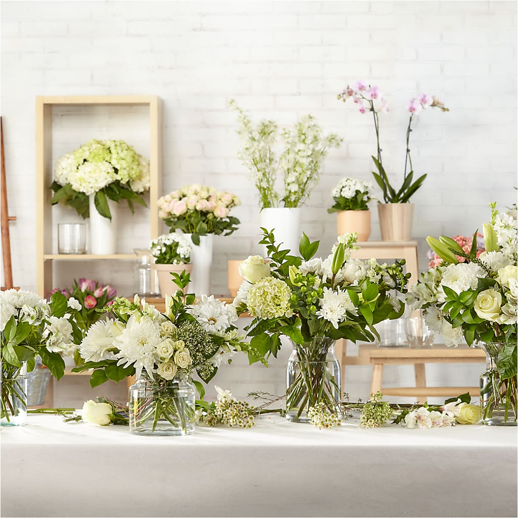 Classic Ivory – A Florist Original –  Flower House Iii, Spring Hill FL