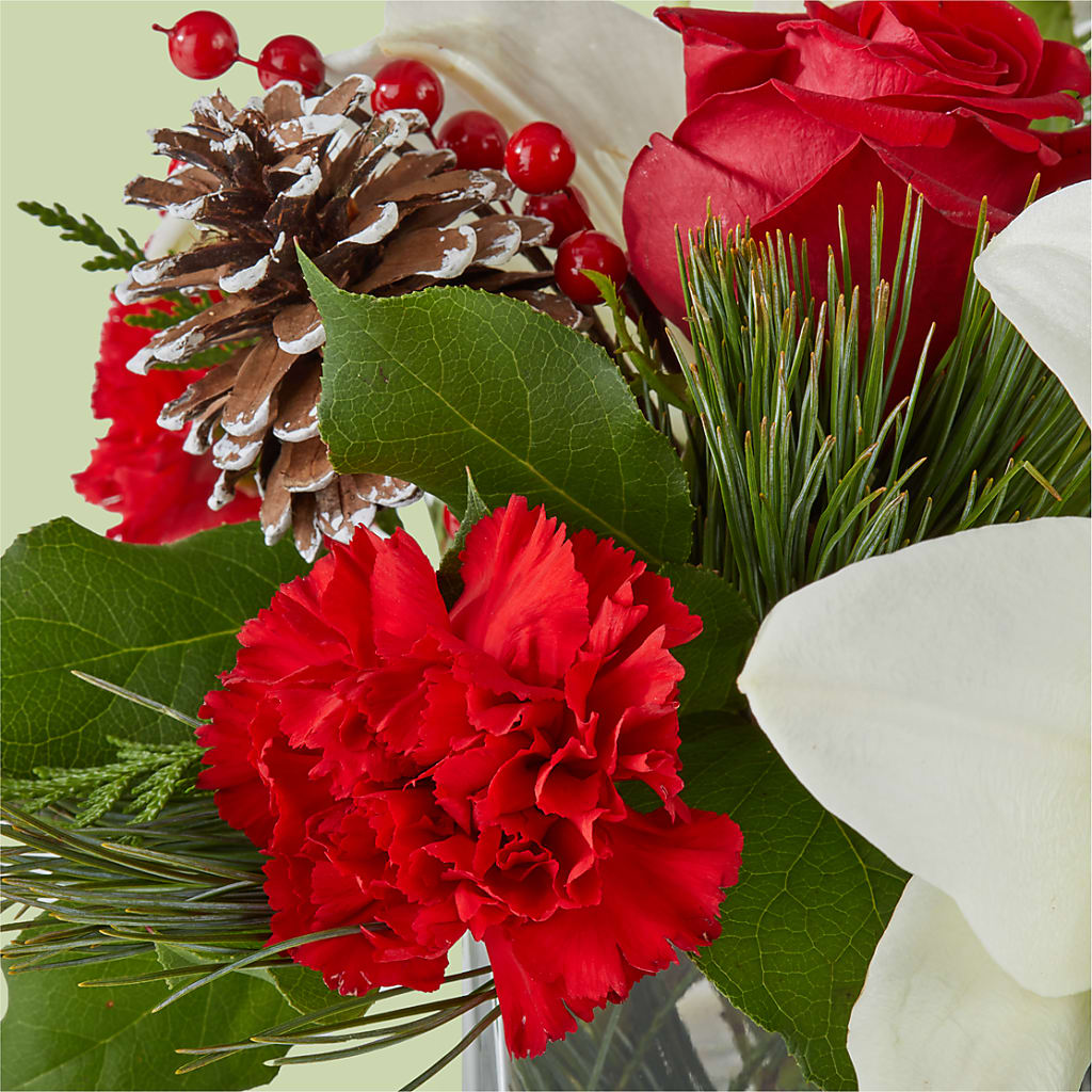 Glistening Icicles Bouquet –  Flower House Iii, Spring Hill FL